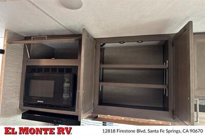 2024 Thor Four Winds 28A   - Photo 22 - Santa Fe Springs, CA 90670