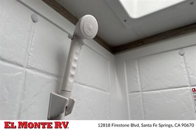 2024 Thor Four Winds 28A   - Photo 33 - Santa Fe Springs, CA 90670
