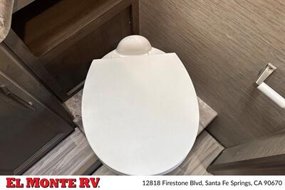 2024 Thor Four Winds 28A   - Photo 31 - Santa Fe Springs, CA 90670