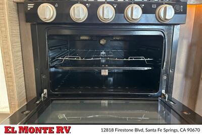 2024 Thor Four Winds 28A   - Photo 20 - Santa Fe Springs, CA 90670