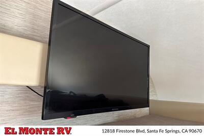 2024 Thor Four Winds 28A   - Photo 16 - Santa Fe Springs, CA 90670