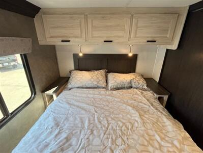 2023 Forest River Sunseeker 3250DSLE   - Photo 24 - Dublin, CA 94568