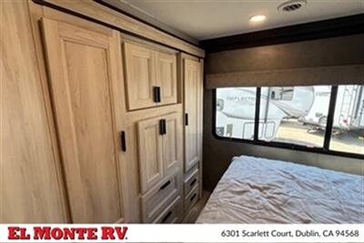 2023 Forest River Sunseeker 3250DSLE   - Photo 10 - Santa Fe Springs, CA 90670