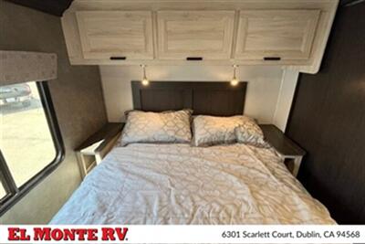 2023 Forest River Sunseeker 3250DSLE   - Photo 19 - Santa Fe Springs, CA 90670