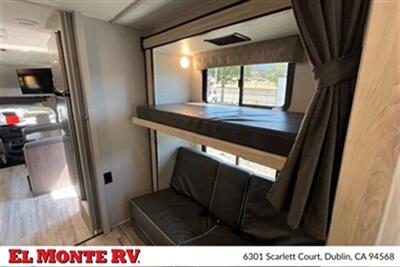 2023 Forest River Sunseeker 3250DSLE   - Photo 26 - Santa Fe Springs, CA 90670