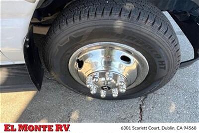 2023 Forest River Sunseeker 3250DSLE   - Photo 8 - Santa Fe Springs, CA 90670