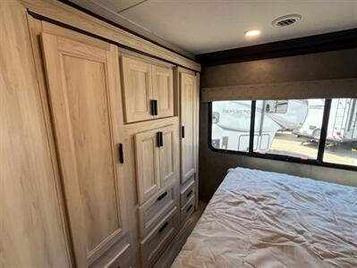 2023 Forest River Sunseeker 3250DSLE   - Photo 25 - Dublin, CA 94568