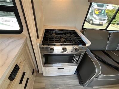 2023 Forest River Sunseeker 3250DSLE   - Photo 20 - Dublin, CA 94568