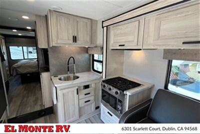 2023 Forest River Sunseeker 3250DSLE   - Photo 31 - Santa Fe Springs, CA 90670