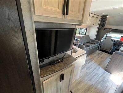2023 Forest River Sunseeker 3250DSLE   - Photo 27 - Dublin, CA 94568