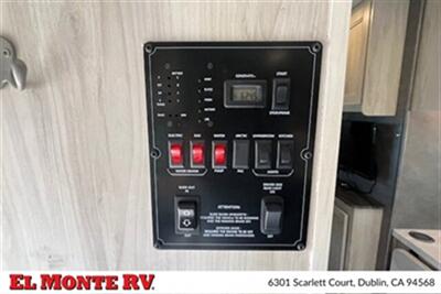 2023 Forest River Sunseeker 3250DSLE   - Photo 28 - Santa Fe Springs, CA 90670