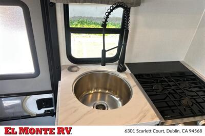 2024 Forest River Sunseeker 2150SLE - Photo 16 - Santa Fe Springs, CA 90670