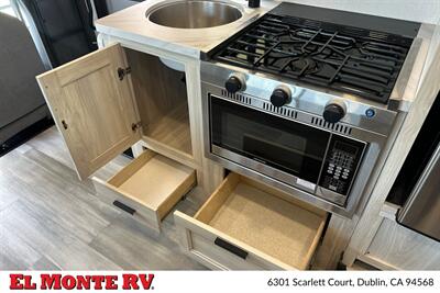 2024 Forest River Sunseeker 2150SLE - Photo 21 - Santa Fe Springs, CA 90670