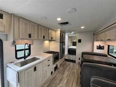 2024 Forest River Sunseeker 2850SLE   - Photo 8 - Dublin, CA 94568