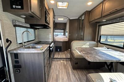 2024 Thor Four Winds 22E   - Photo 13 - Santa Fe Springs, CA 90670