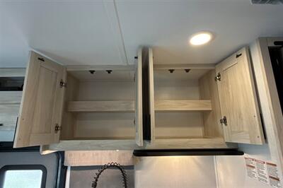 2024 Forest River Sunseeker 2150SLE   - Photo 21 - Santa Fe Springs, CA 90670
