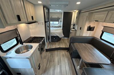 2024 Forest River Sunseeker 2150SLE   - Photo 13 - Santa Fe Springs, CA 90670