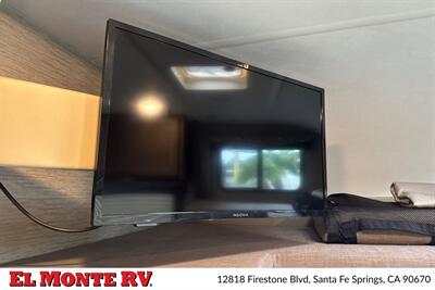 2024 Thor Four Winds 28A   - Photo 16 - Santa Fe Springs, CA 90670