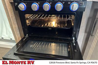 2024 Thor Four Winds 28A   - Photo 20 - Santa Fe Springs, CA 90670