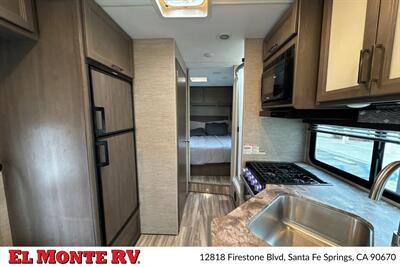 2024 Thor Four Winds 28A   - Photo 27 - Santa Fe Springs, CA 90670