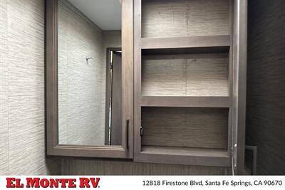 2024 Thor Four Winds 28A   - Photo 29 - Santa Fe Springs, CA 90670