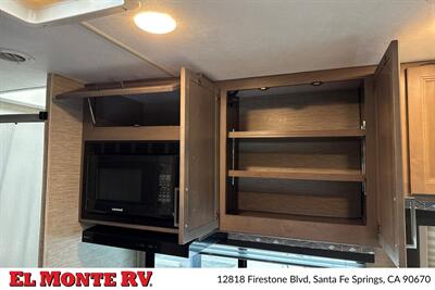 2024 Thor Four Winds 28A   - Photo 22 - Santa Fe Springs, CA 90670