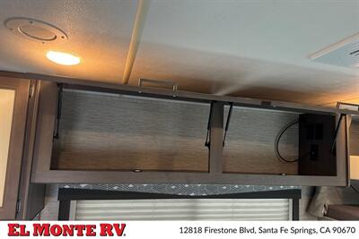 2024 Thor Four Winds 28A   - Photo 15 - Santa Fe Springs, CA 90670