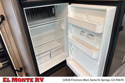 2024 Thor Four Winds 28A   - Photo 24 - Santa Fe Springs, CA 90670