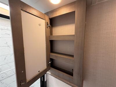 2024 Gulf Stream Conquest 6238   - Photo 33 - Santa Fe Springs, CA 90670