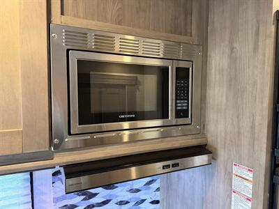 2024 Gulf Stream Conquest 6238   - Photo 24 - Santa Fe Springs, CA 90670