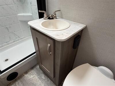 2024 Gulf Stream Conquest 6238   - Photo 32 - Santa Fe Springs, CA 90670