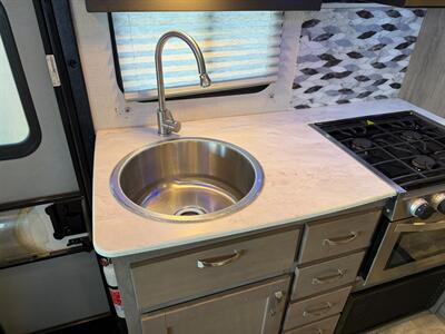 2024 Gulf Stream Conquest 6238   - Photo 21 - Santa Fe Springs, CA 90670