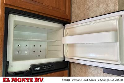 2012 Keystone Mountaineer 345DBQ - Photo 21 - Santa Fe Springs, CA 90670