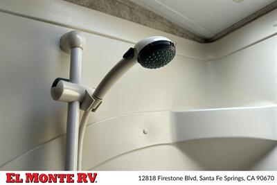 2012 Keystone Mountaineer 345DBQ - Photo 29 - Santa Fe Springs, CA 90670