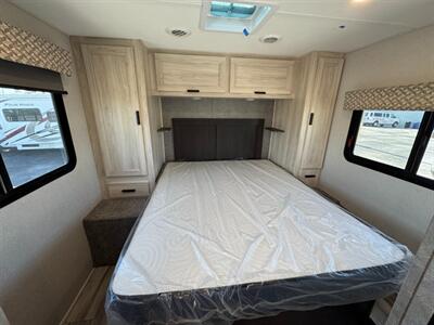 2023 Forest River Forester 2851SLE   - Photo 23 - Santa Fe Springs, CA 90670