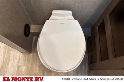 2021 Thor Hurricane 29M   - Photo 31 - Santa Fe Springs, CA 90670