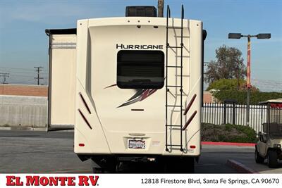 2021 Thor Hurricane 29M   - Photo 4 - Santa Fe Springs, CA 90670