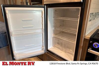 2021 Thor Hurricane 29M   - Photo 24 - Santa Fe Springs, CA 90670