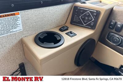 2021 Thor Hurricane 29M   - Photo 11 - Santa Fe Springs, CA 90670