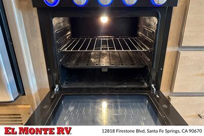 2021 Thor Hurricane 29M   - Photo 20 - Santa Fe Springs, CA 90670