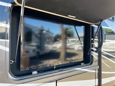 2020 Coachmen Sportscoach 339DS   - Photo 25 - Dublin, CA 94568