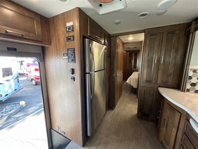 2020 Coachmen Sportscoach 339DS   - Photo 12 - Dublin, CA 94568