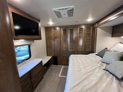 2020 Coachmen Sportscoach 339DS   - Photo 16 - Dublin, CA 94568