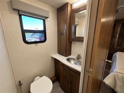2020 Coachmen Sportscoach 339DS   - Photo 17 - Dublin, CA 94568