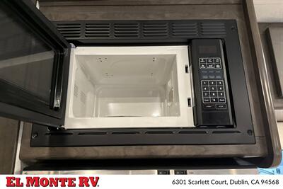 2023 Coachmen Leprechaun 260QB   - Photo 20 - Dublin, CA 94568