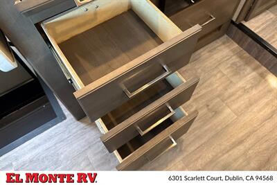 2025 Thor Four Winds 22E   - Photo 24 - Dublin, CA 94568