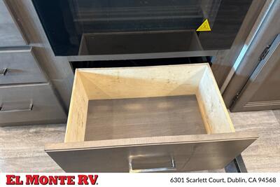2025 Thor Four Winds 22E   - Photo 23 - Dublin, CA 94568