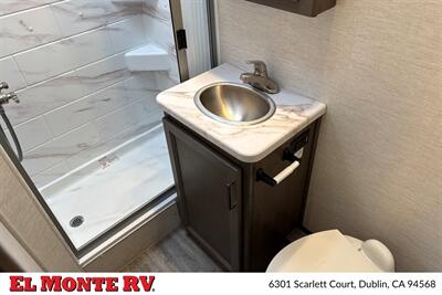 2025 Thor Four Winds 22E   - Photo 29 - Dublin, CA 94568