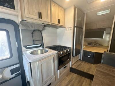 2024 Forest River Sunseeker 2150SLE   - Photo 16 - Orlando, FL 32808