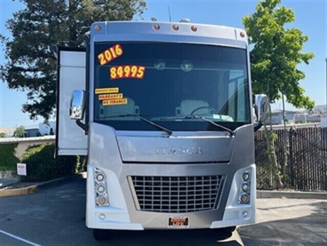 2016 Winnebago Itasca 35P  